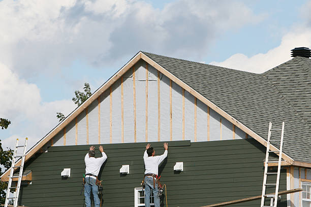Professional Siding technician working in Rochester, MN